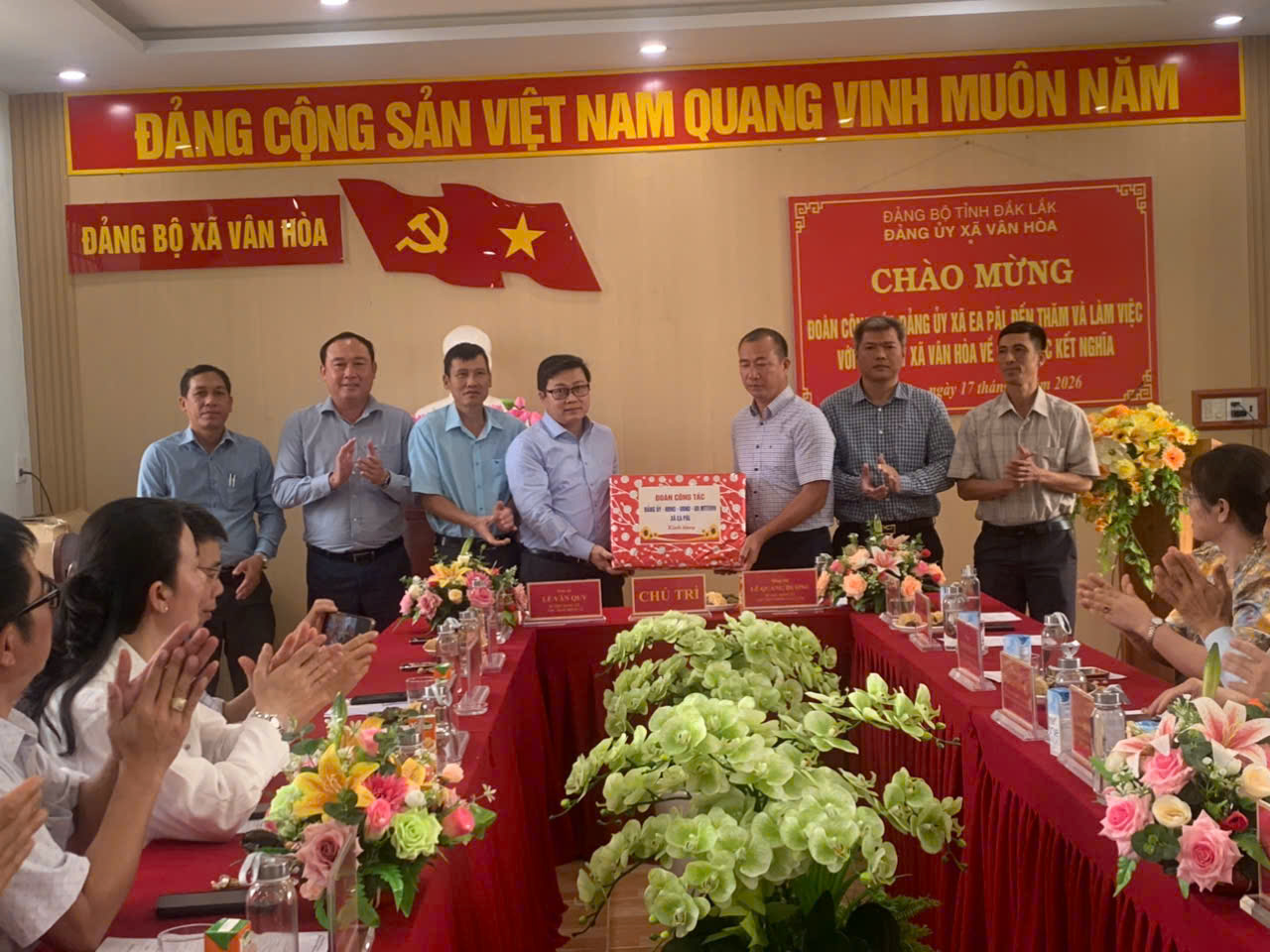 1089766164411024316 (1)